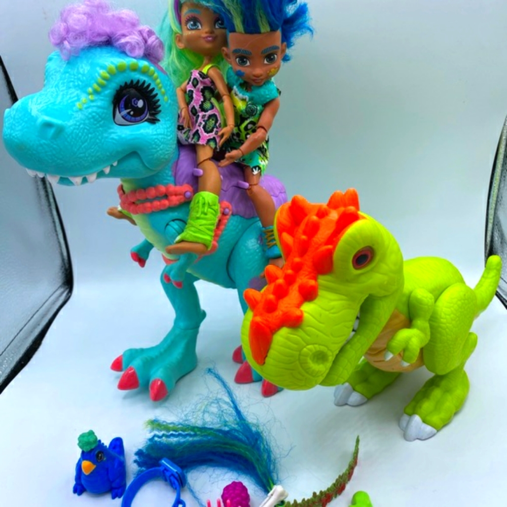 Dinosaur bundle Mattel cave club and junior megasaur t-Rex bend and bite
